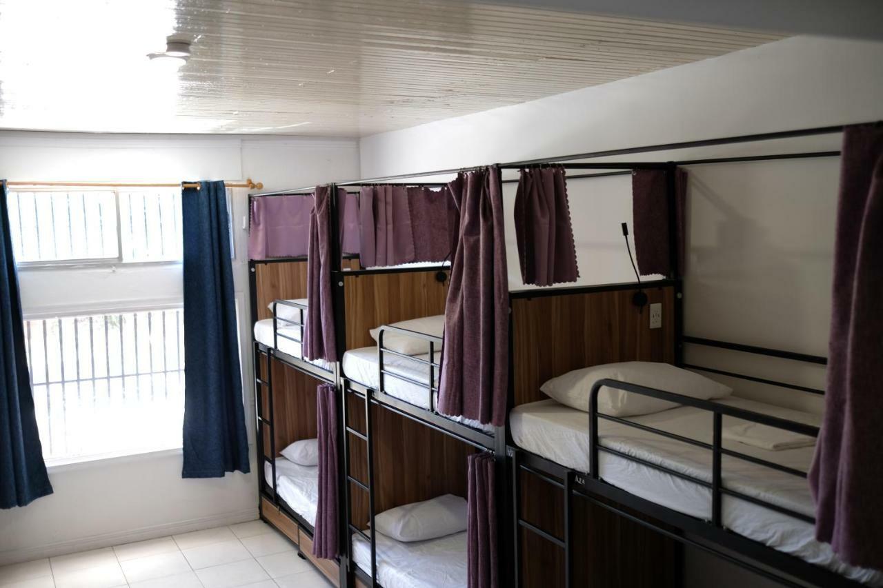 Ragamuffin Hostel Kingston Buitenkant foto